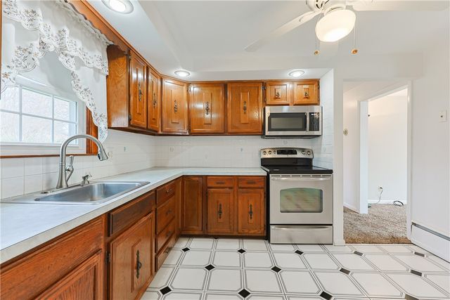 47 Dartmouth Avenue, East Providence, RI 02915