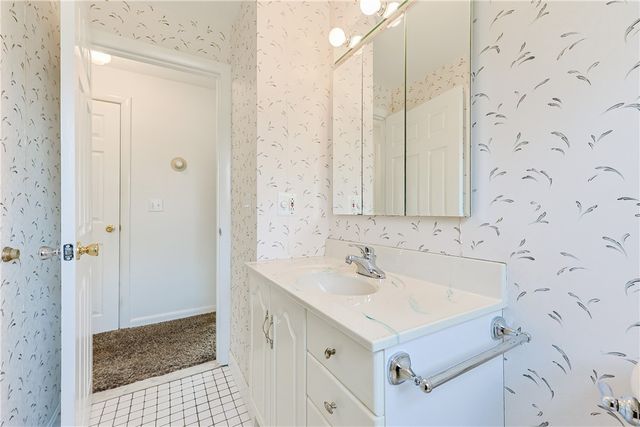 47 Dartmouth Avenue, East Providence, RI 02915