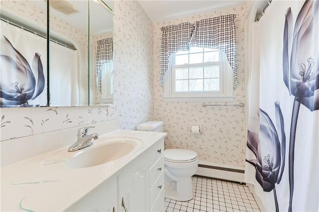 47 Dartmouth Avenue, East Providence, RI 02915