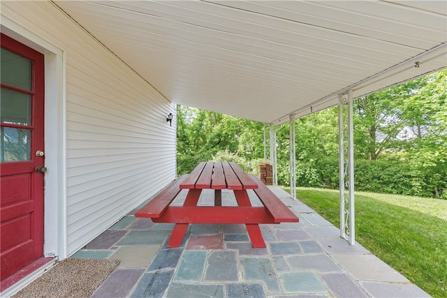 47 Dartmouth Avenue, East Providence, RI 02915