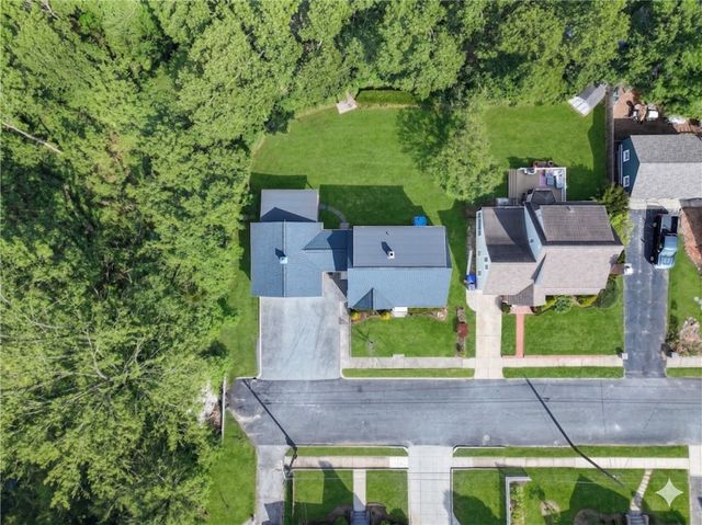 47 Dartmouth Avenue, East Providence, RI 02915