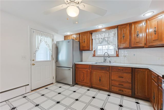 47 Dartmouth Avenue, East Providence, RI 02915