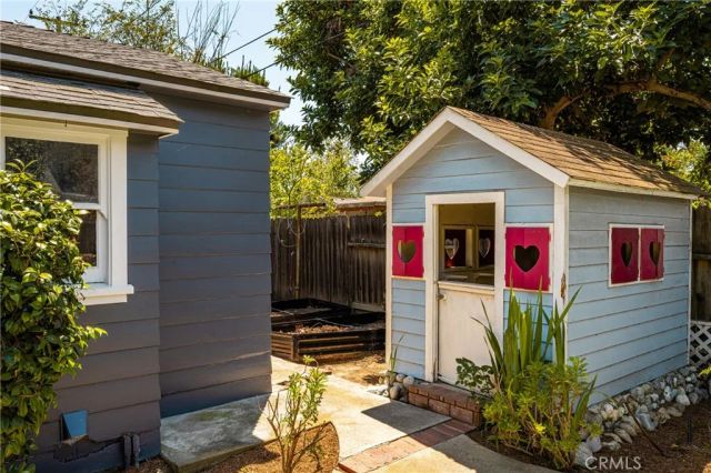 1112 N Lowell, Santa Ana, CA 92703