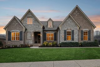 7060 Crimson Leaf Ln, College Grove, TN 37046