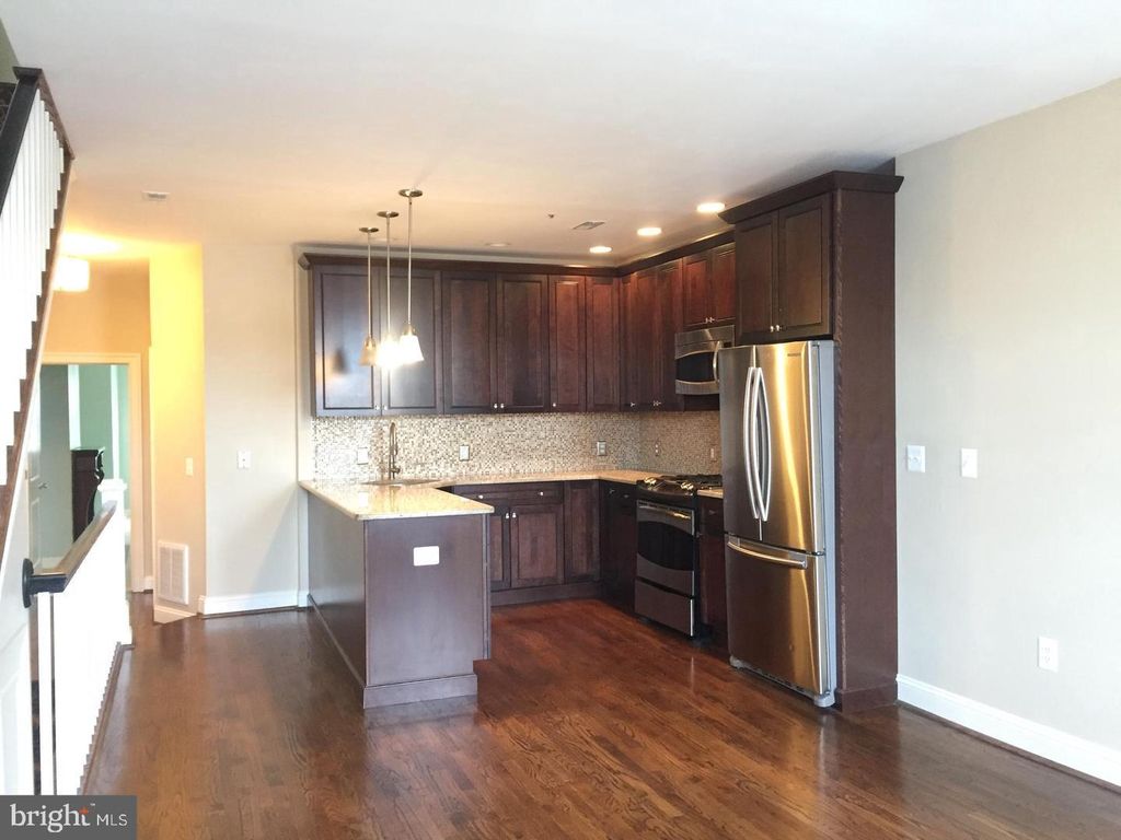 1727 S BROAD ST, Philadelphia, PA 19148