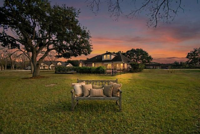 3702 Westerdale Drive, Fulshear, TX 77441