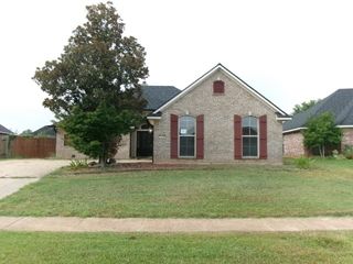 5820 Bluebonnett Drive, Bossier City, LA 71112