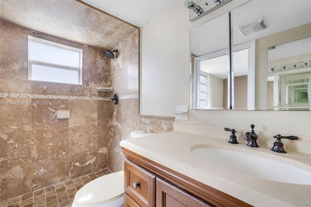 321 SE 3rd St 408, Dania Beach, FL 33004