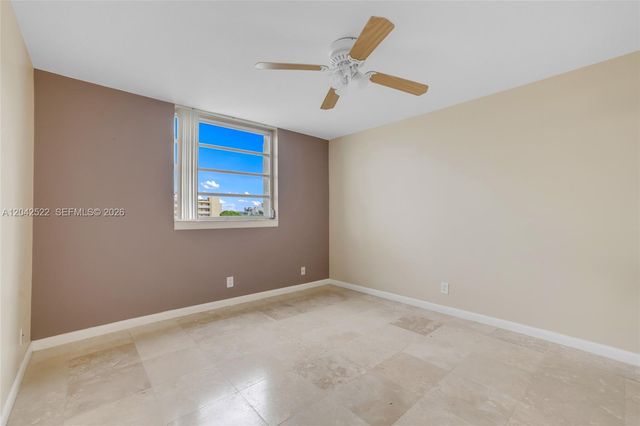 321 SE 3rd St 408, Dania Beach, FL 33004