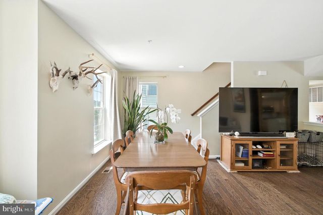 1052 OWENS RD, Oxon Hill, MD 20745