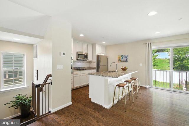 1052 OWENS RD, Oxon Hill, MD 20745