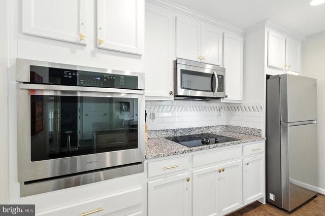 1052 OWENS RD, Oxon Hill, MD 20745