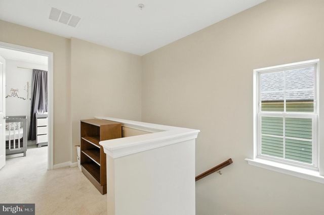 1052 OWENS RD, Oxon Hill, MD 20745