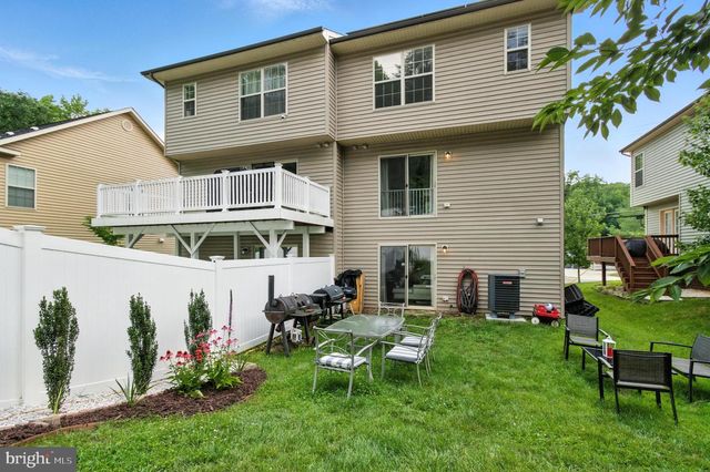 1052 OWENS RD, Oxon Hill, MD 20745