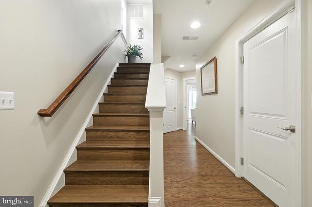 1052 OWENS RD, Oxon Hill, MD 20745