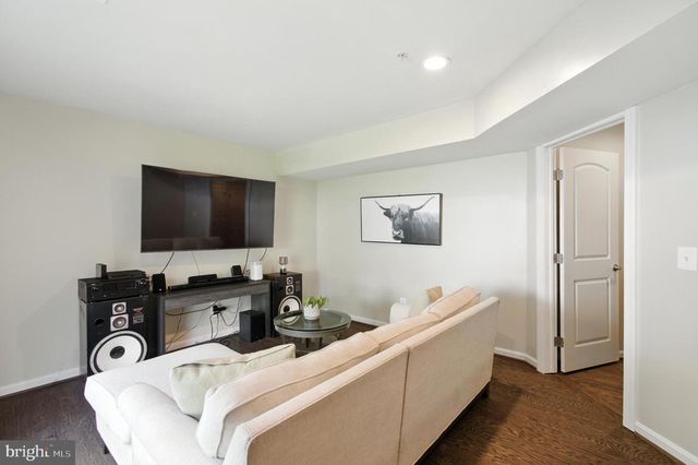 1052 OWENS RD, Oxon Hill, MD 20745