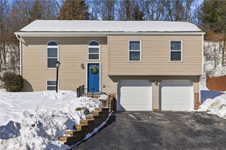 511 Cresthaven Dr, Plum Boro, PA 15239