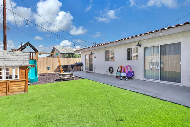 51685 Avenida Herrera, La Quinta, CA 92253