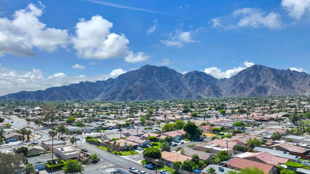 51685 Avenida Herrera, La Quinta, CA 92253