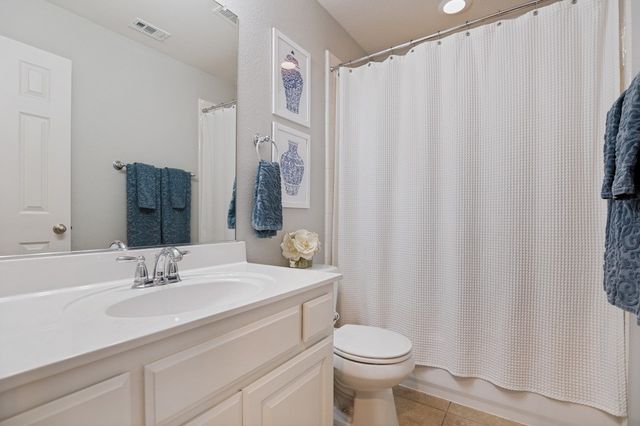 1300 Burnett Drive, Lantana, TX 76226