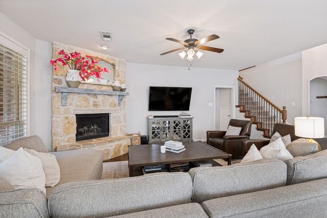 1300 Burnett Drive, Lantana, TX 76226