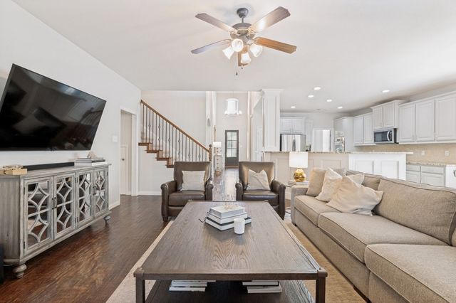 1300 Burnett Drive, Lantana, TX 76226