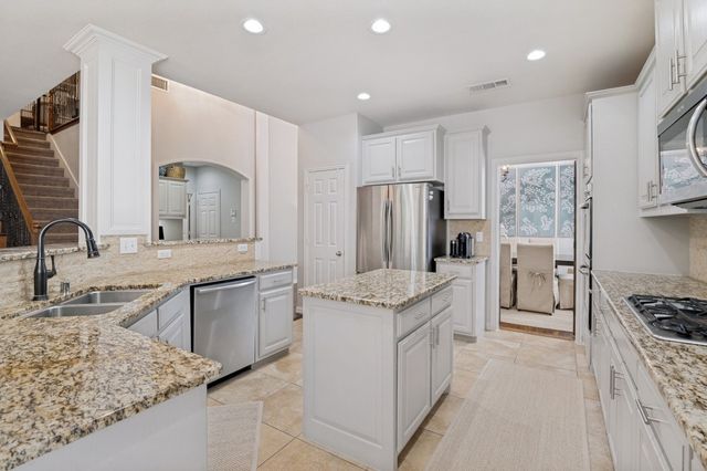 1300 Burnett Drive, Lantana, TX 76226