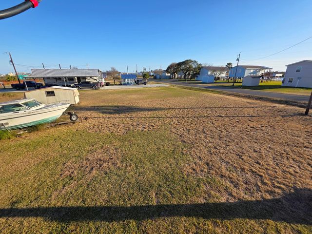 405 Blue Water Boulevard, Sargent, TX 77414