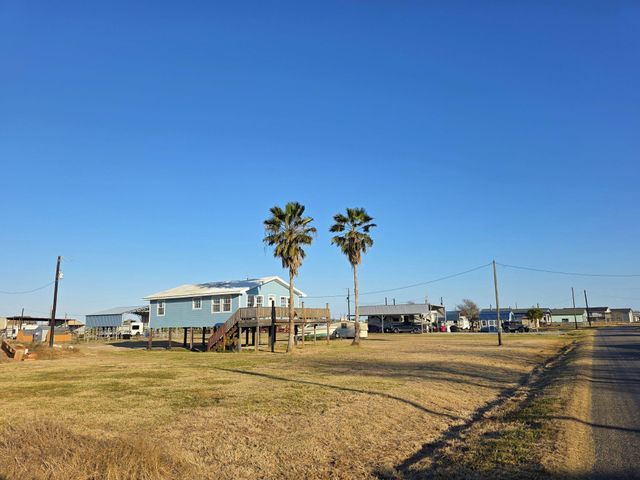 405 Blue Water Boulevard, Sargent, TX 77414
