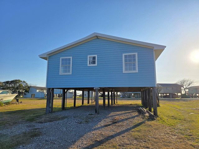 405 Blue Water Boulevard, Sargent, TX 77414