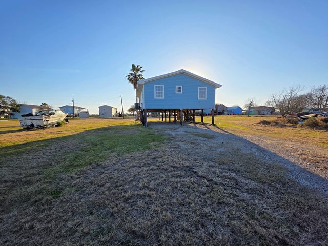 405 Blue Water Boulevard, Sargent, TX 77414