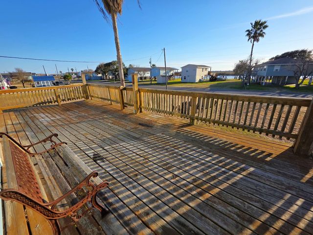 405 Blue Water Boulevard, Sargent, TX 77414
