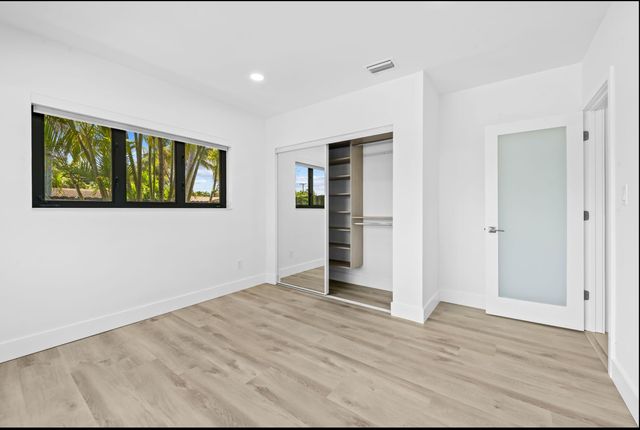 2811 NE 53rd Court, Lighthouse Point, FL 33064