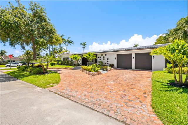 2811 NE 53rd Court, Lighthouse Point, FL 33064