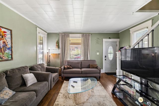 923 Virginia Avenue, Des Moines, IA 50315