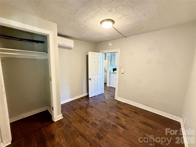 6 Leita Lane, Asheville, NC 28806