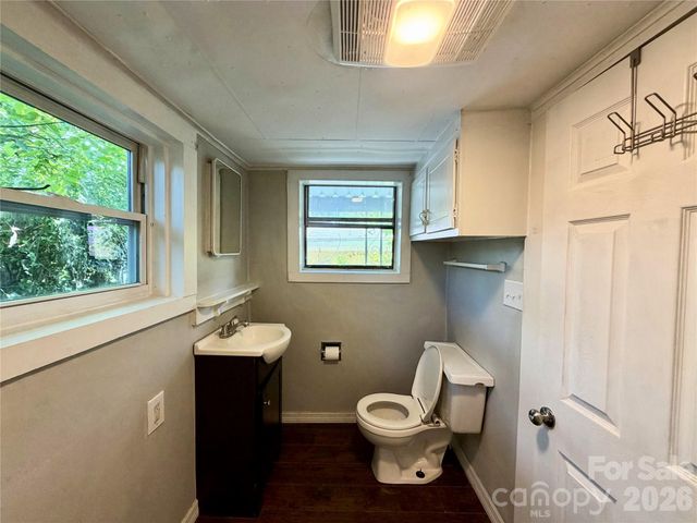 6 Leita Lane, Asheville, NC 28806