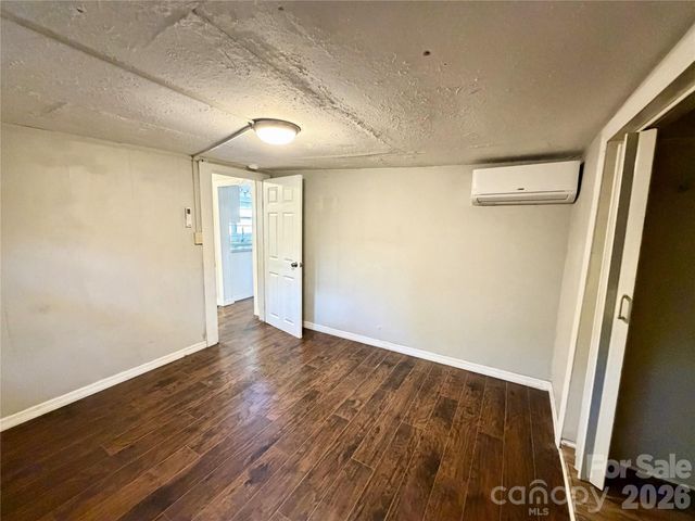 6 Leita Lane, Asheville, NC 28806