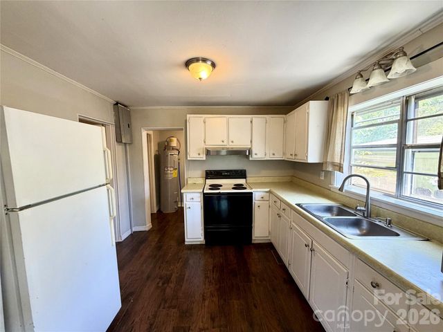 6 Leita Lane, Asheville, NC 28806