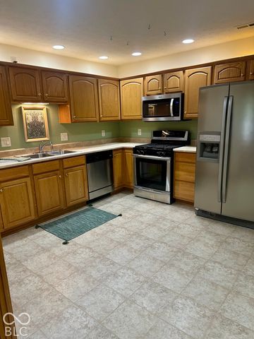 8930 Stepping Stone Way, Avon, IN 46123