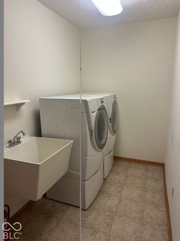 8930 Stepping Stone Way, Avon, IN 46123