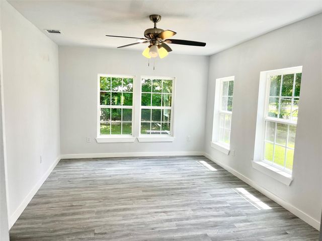 1785 S Byrd Avenue, Shepherd, TX 77371