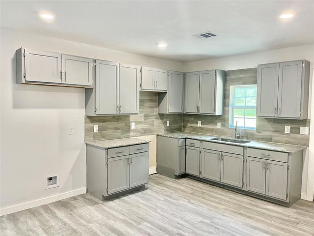 1785 S Byrd Avenue, Shepherd, TX 77371