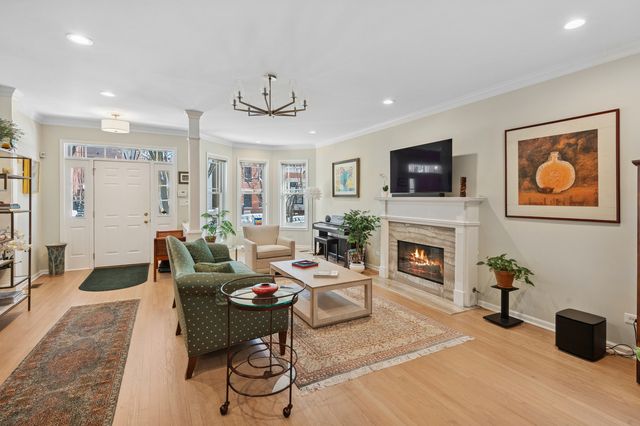 1518 N North Park Street, Chicago, IL 60610