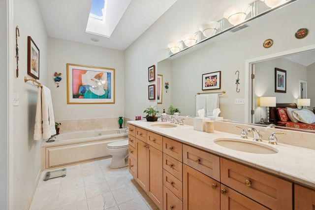 1518 N North Park Street, Chicago, IL 60610