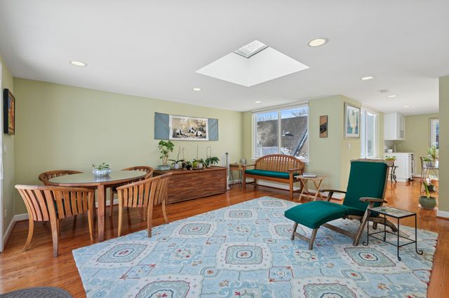 1518 N North Park Street, Chicago, IL 60610