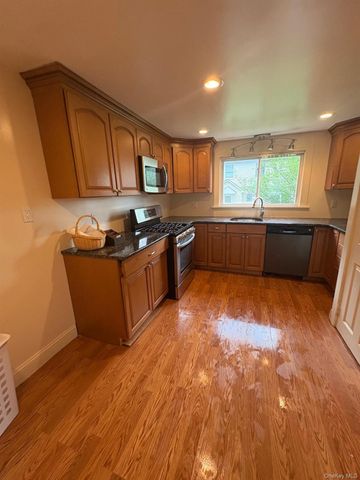 35 Lindbergh Lane, New City, NY 10956