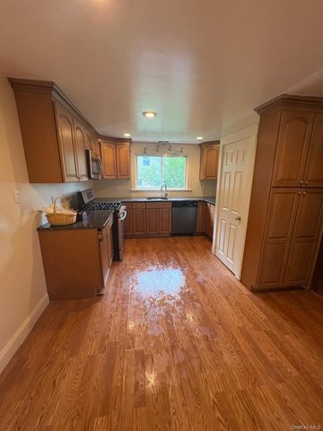 35 Lindbergh Lane, New City, NY 10956