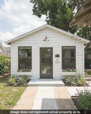 6 Jenkins Street, Houston, TX 77003