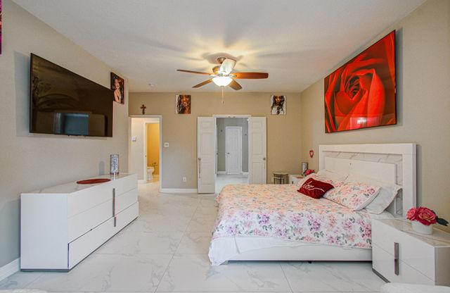 12427 Shadycrest Drive, Houston, TX 77082